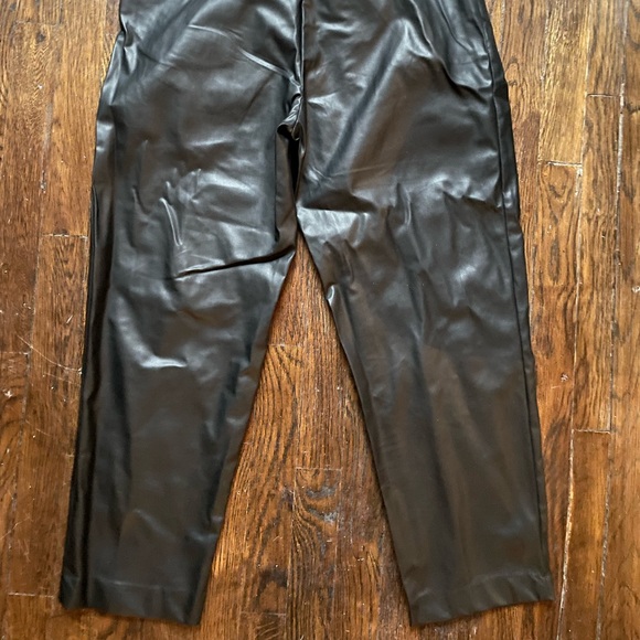 LIKE NEW H&M PLEATHER PANTS - Picture 5 of 7